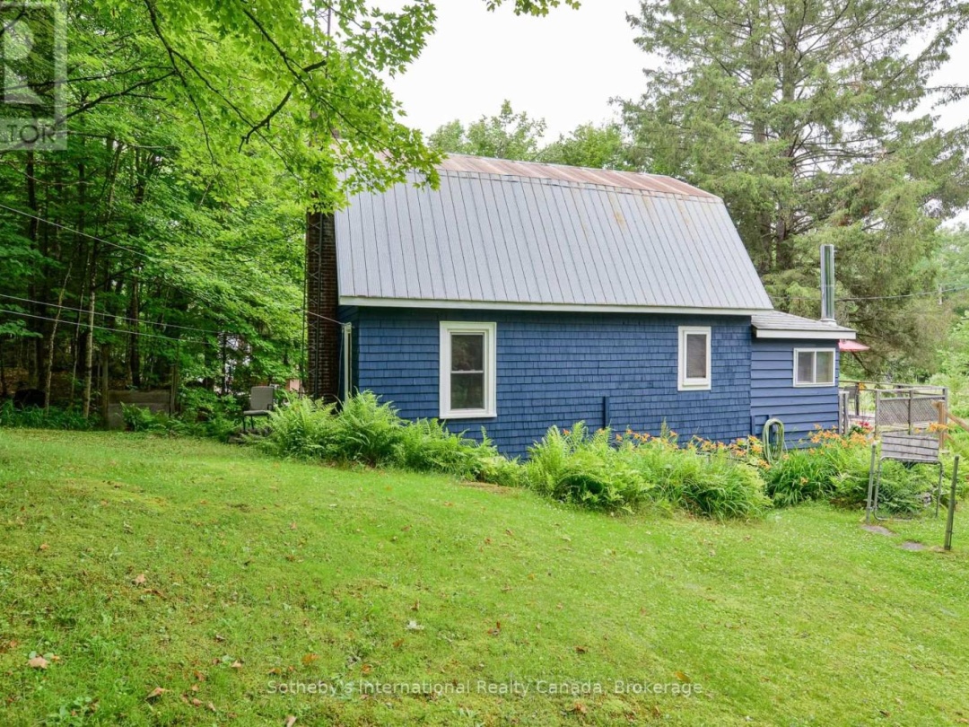 1079 HEWLITT ROAD, 