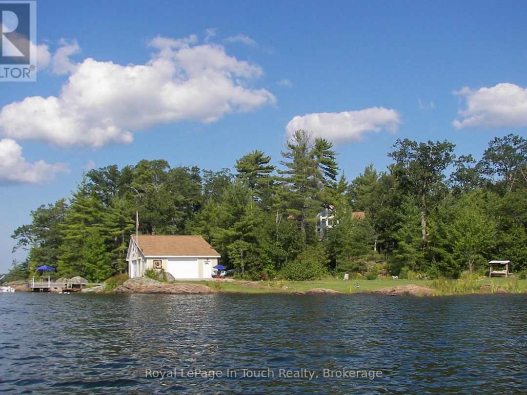 2 ISLAND 880, Georgian Bay