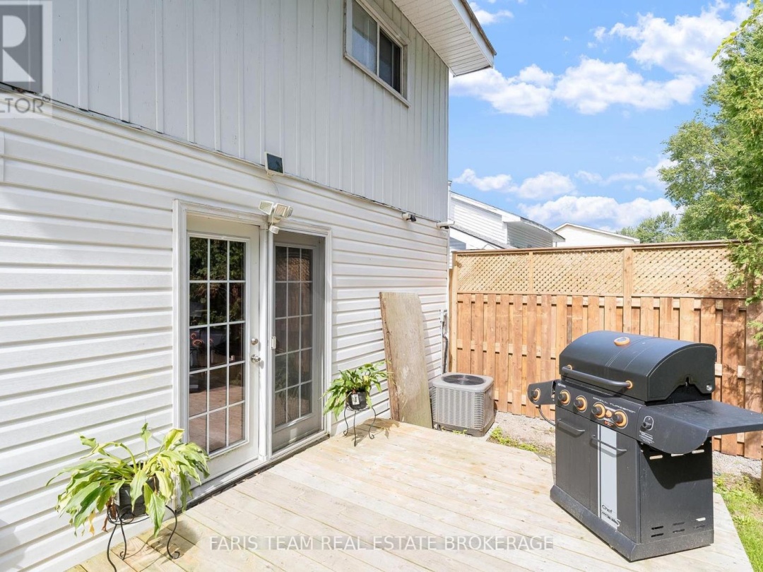 3425 CORONATION AVENUE, Severn (West Shore)