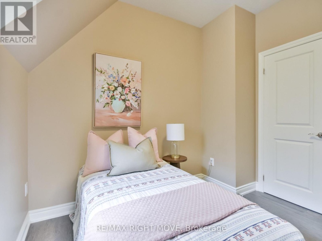 28 - 10 INVERMARA COURT, Lake Simcoe