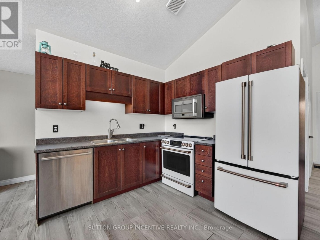 211 MOON POINT DRIVE, Lake Simcoe