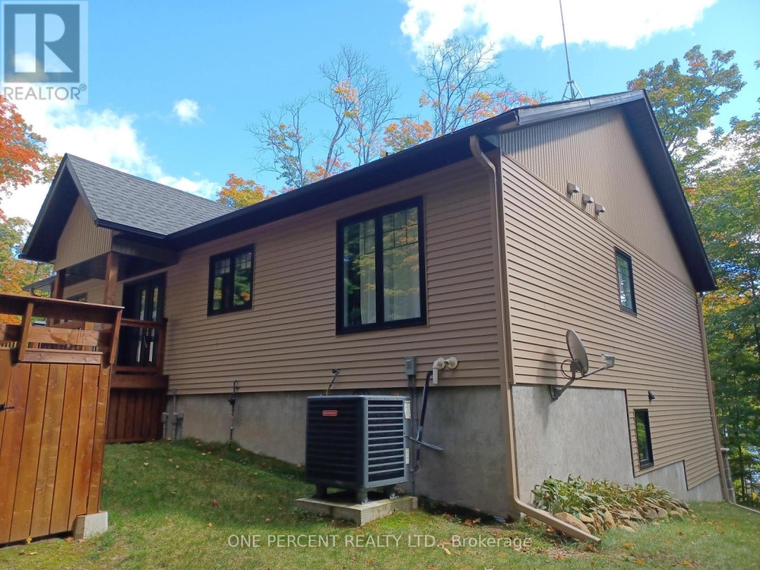1333 WALKER LAKE DRIVE, Lake of Bays (Sinclair)