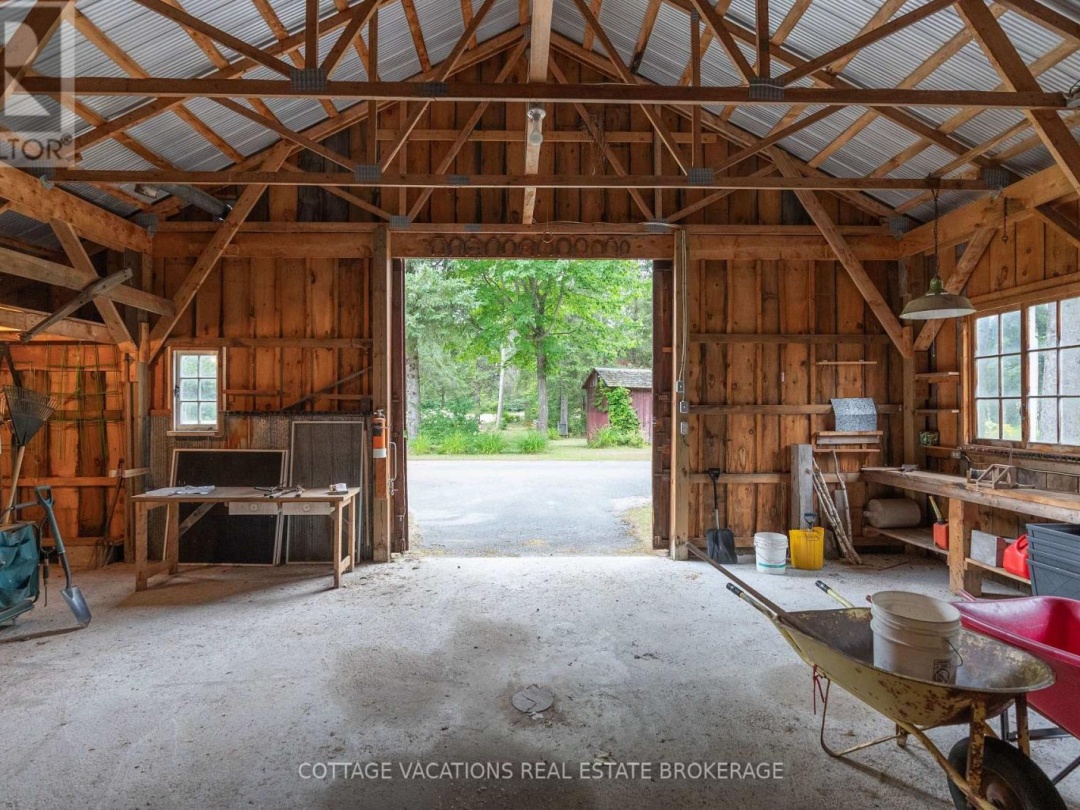 2090 COUNTY 121 ROAD, 