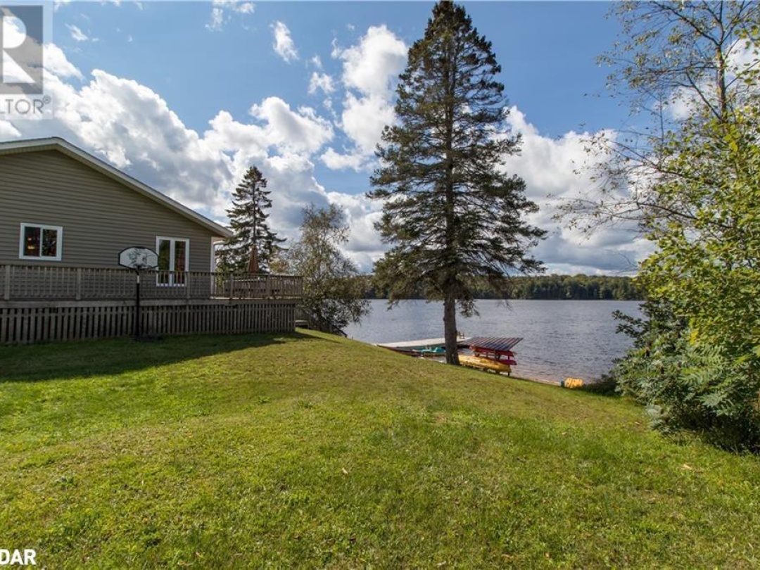 106 Johnston Road, Old Man Lake