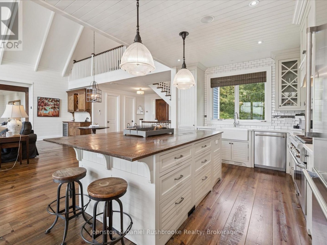2-1350 STEPHENS BAY ROAD, Lake Muskoka