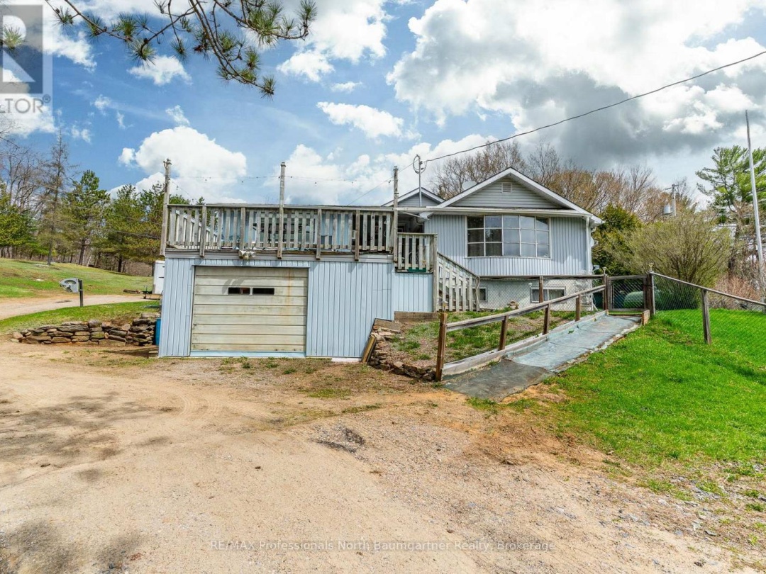 1093 REYNOLDS ROAD, Horseshoe Lake