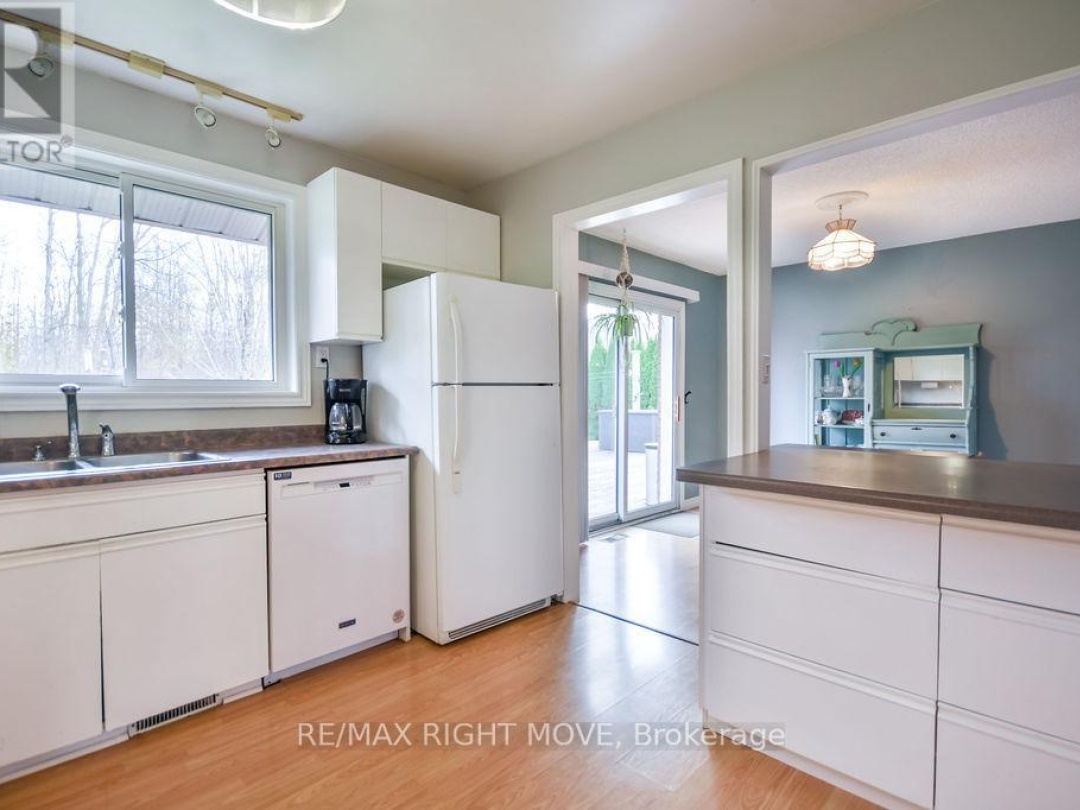 3811 LEO CRESCENT, Barnstable Bay