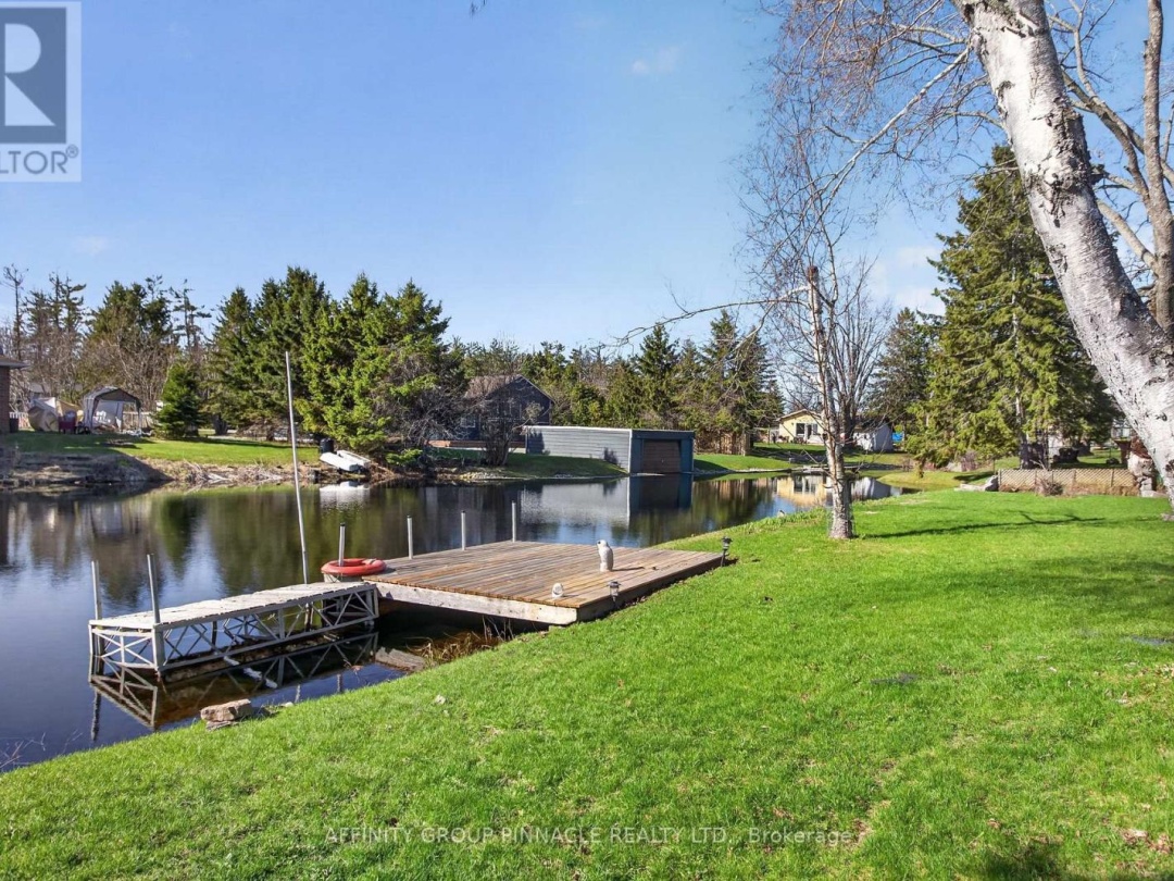 12 NORTH BAYOU ROAD, Sturgeon Lake