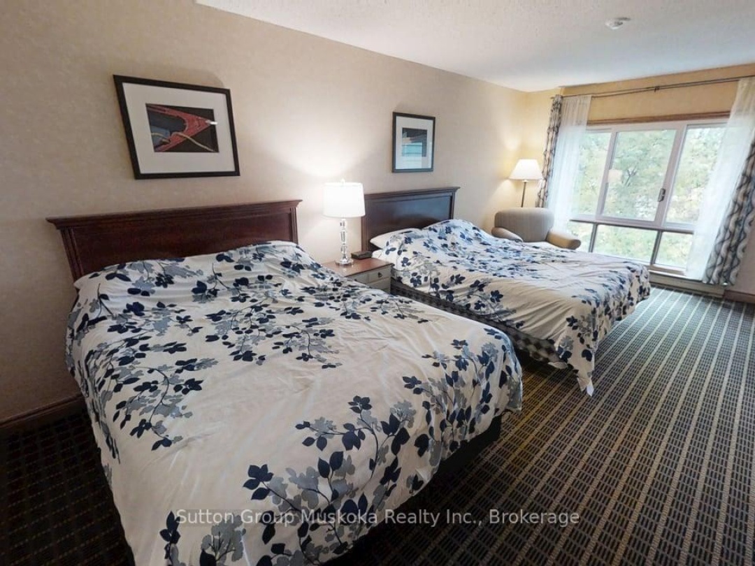 27-202 GOLFVIEW - DEERHURST DRIVE, Peninsula Lake