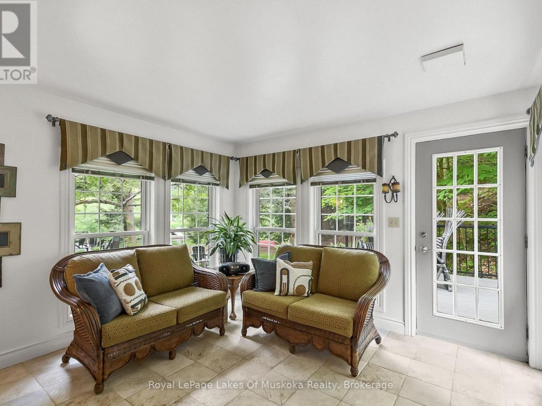 103 SOUTHBANK DRIVE, Muskoka River