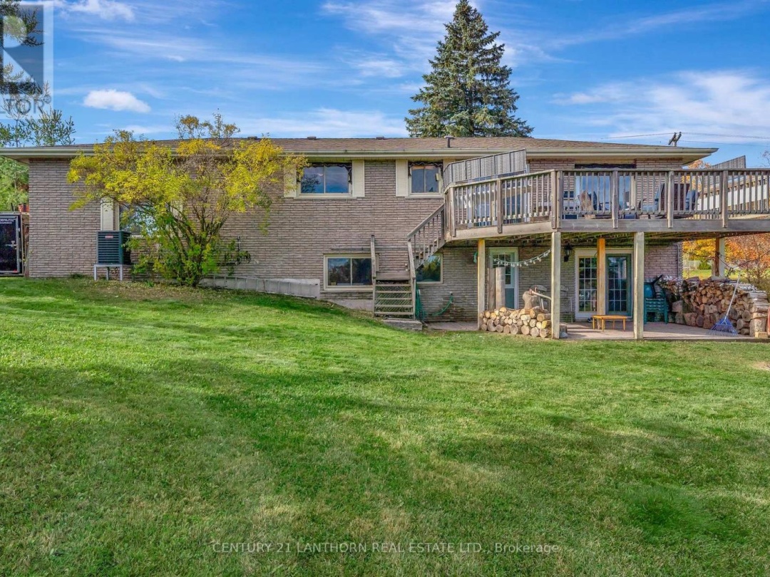 456 OLD SURREY LANE, Pigeon Lake