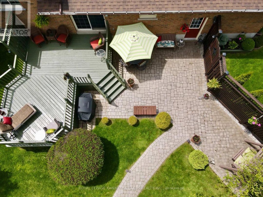 30 Grant Drive, Kawartha Lakes (Oakwood)