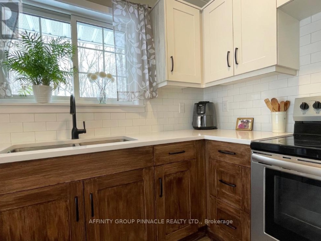 96 PINEWOOD ROAD, McDougall