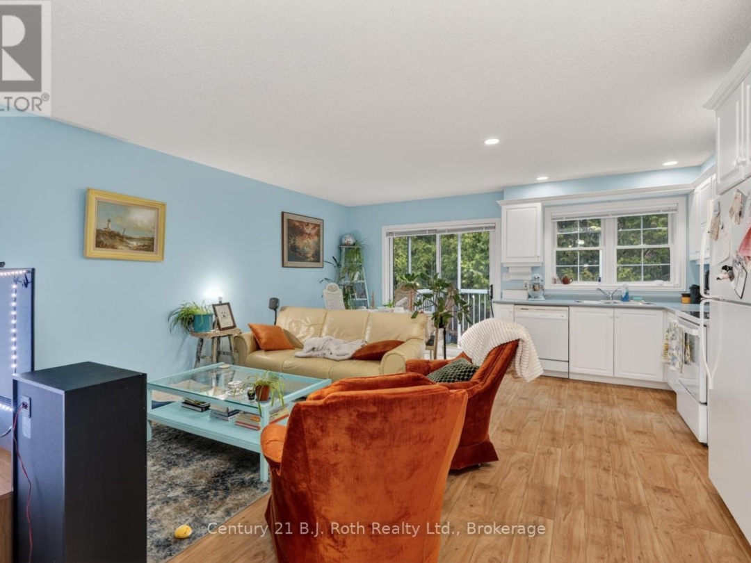 275 HIRAM STREET, Bracebridge (Macaulay)