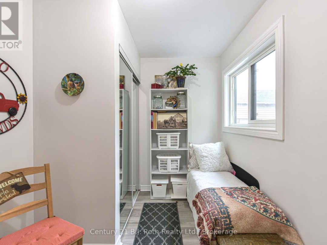 4693 DANIEL STREET, Ramara (Atherley)