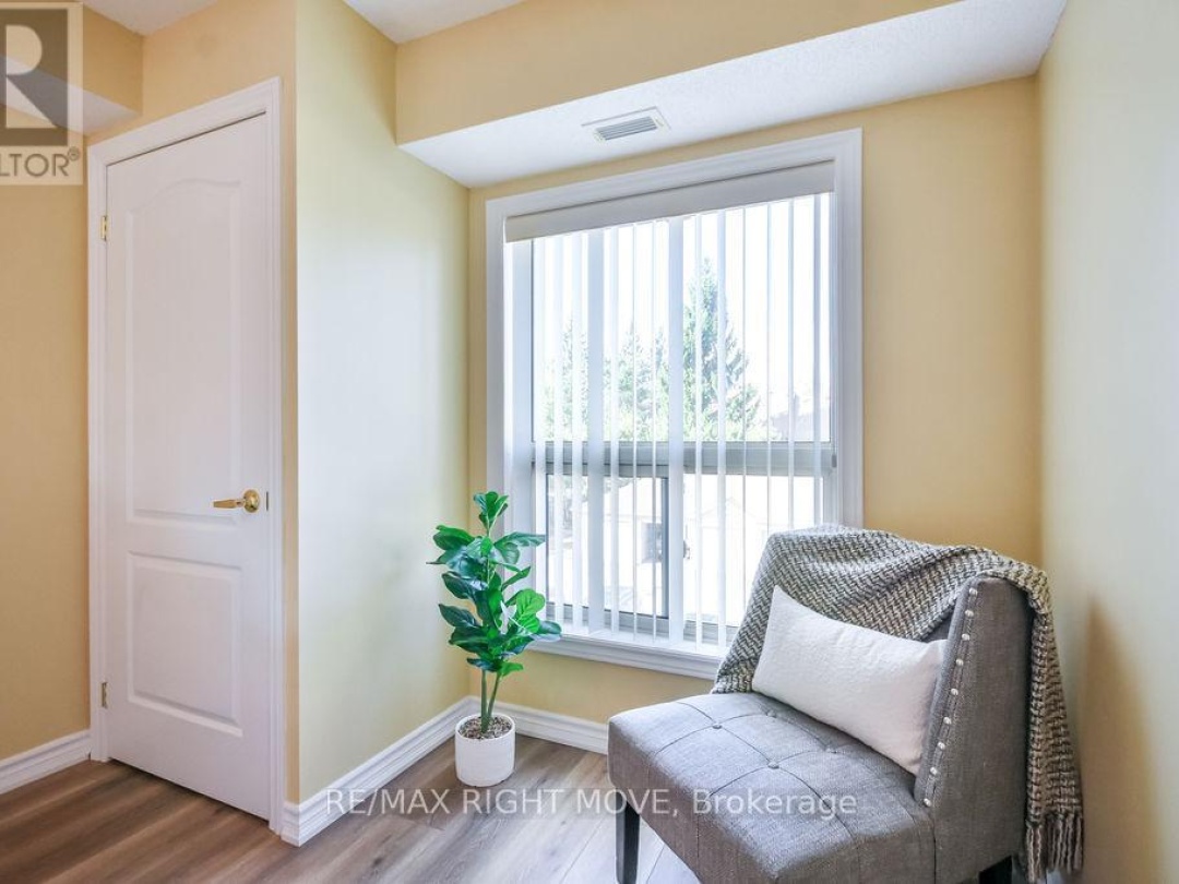 313 - 486 LACLIE STREET, 
