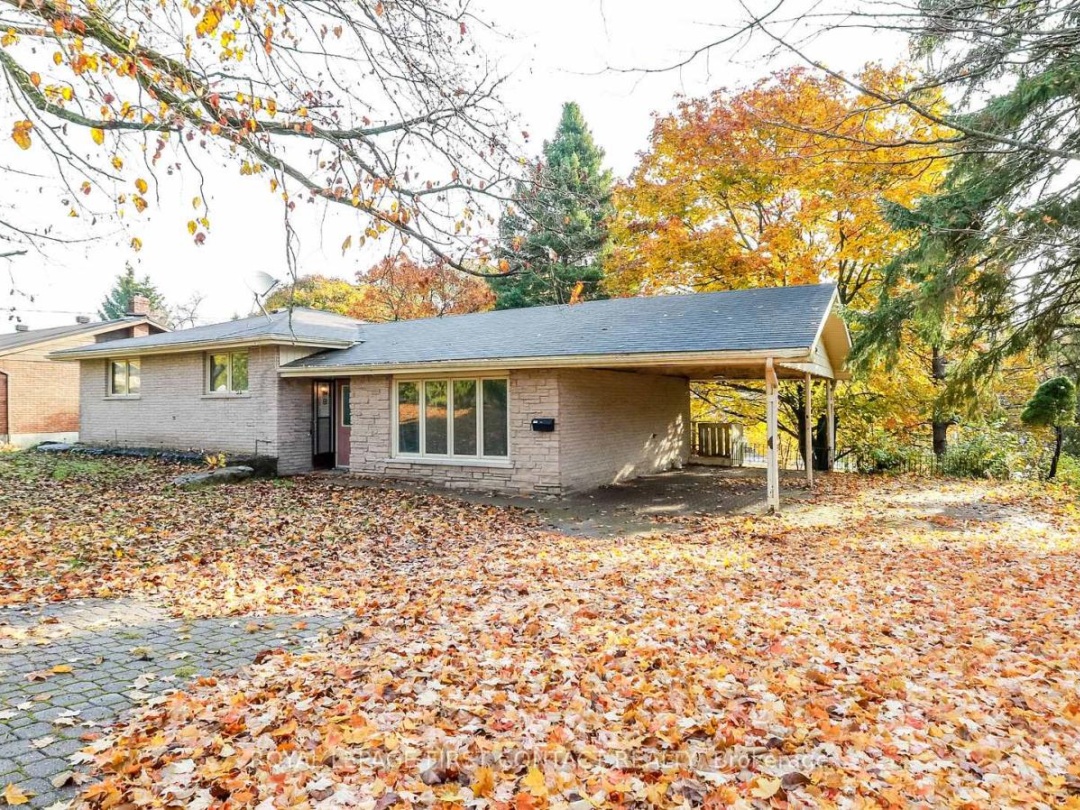 18 KENNEDY DRIVE, Kawartha Lakes (Fenelon Falls)
