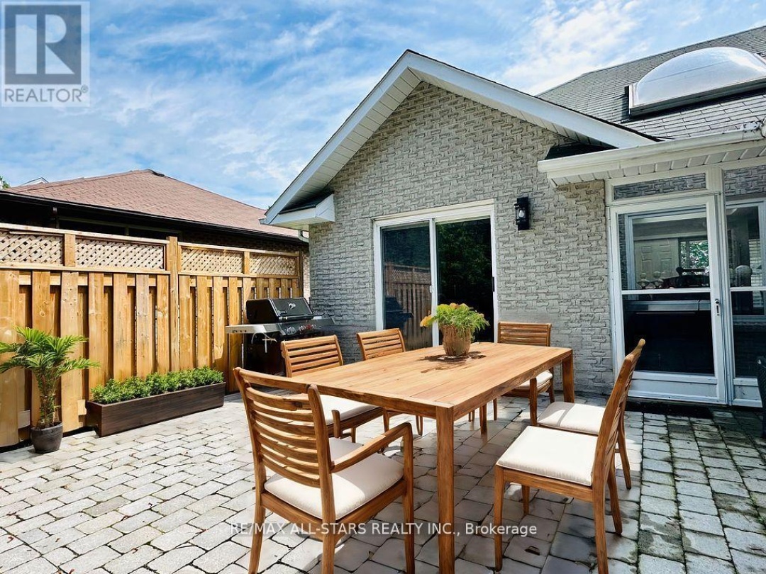 36 RUSSELL HILL ROAD, Kawartha Lakes (Bobcaygeon)