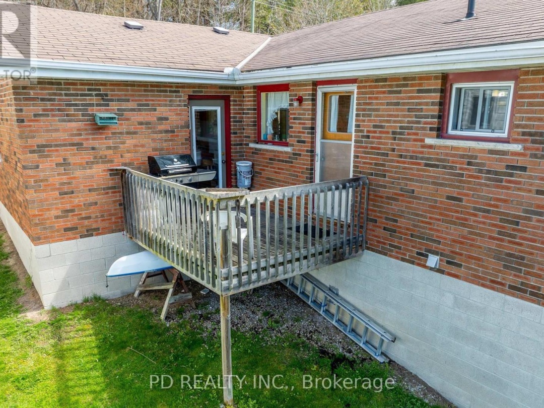 28 BOND STREET E, 