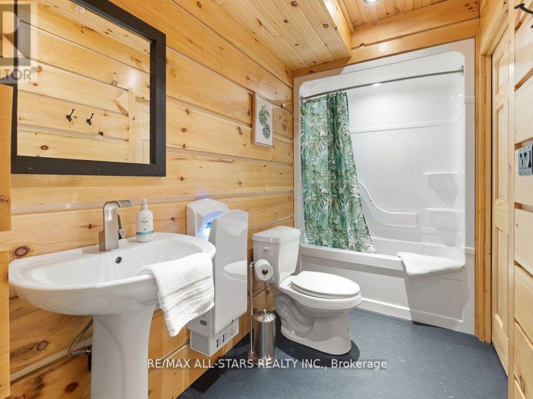 8 HARMONIOUS DRIVE, Burnt River