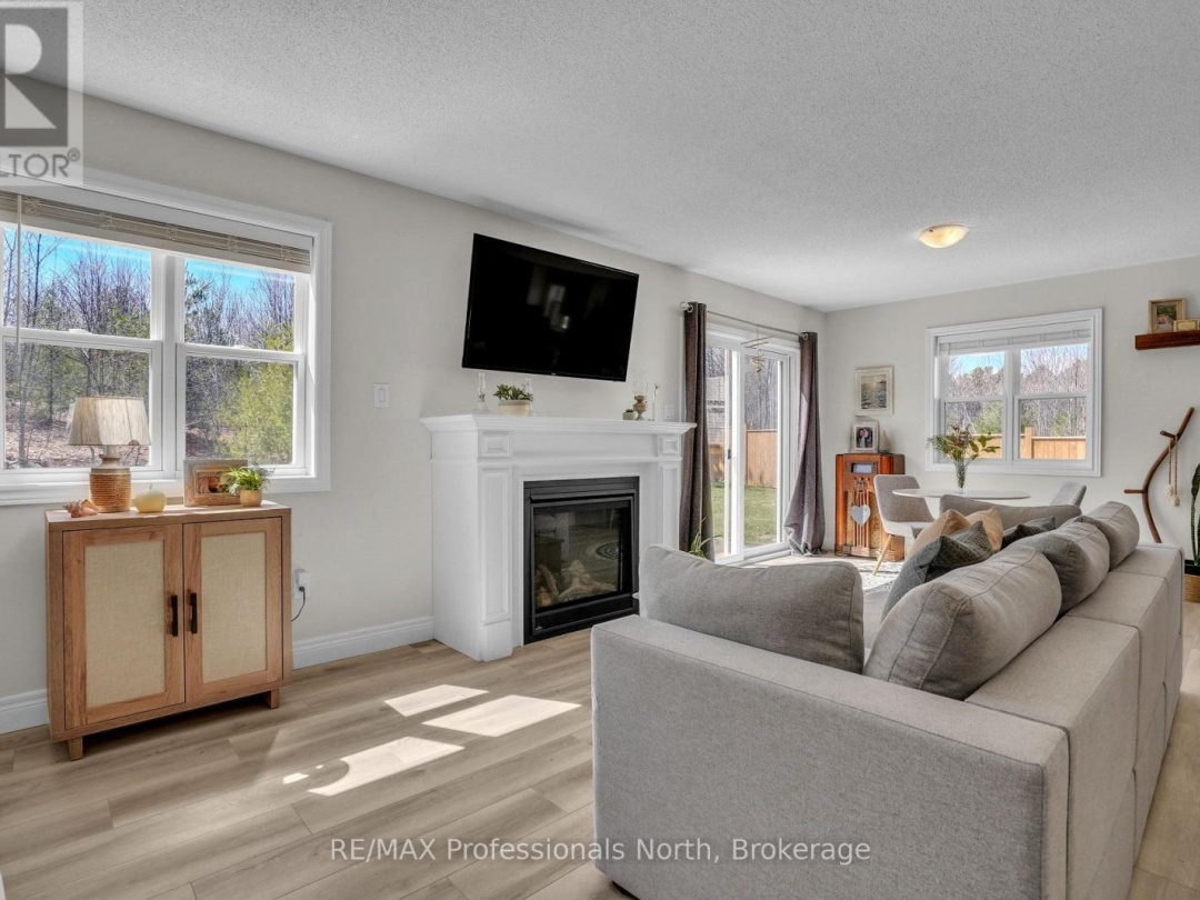 33 WHITEHORN PARK ROAD W, Bracebridge (Macaulay)