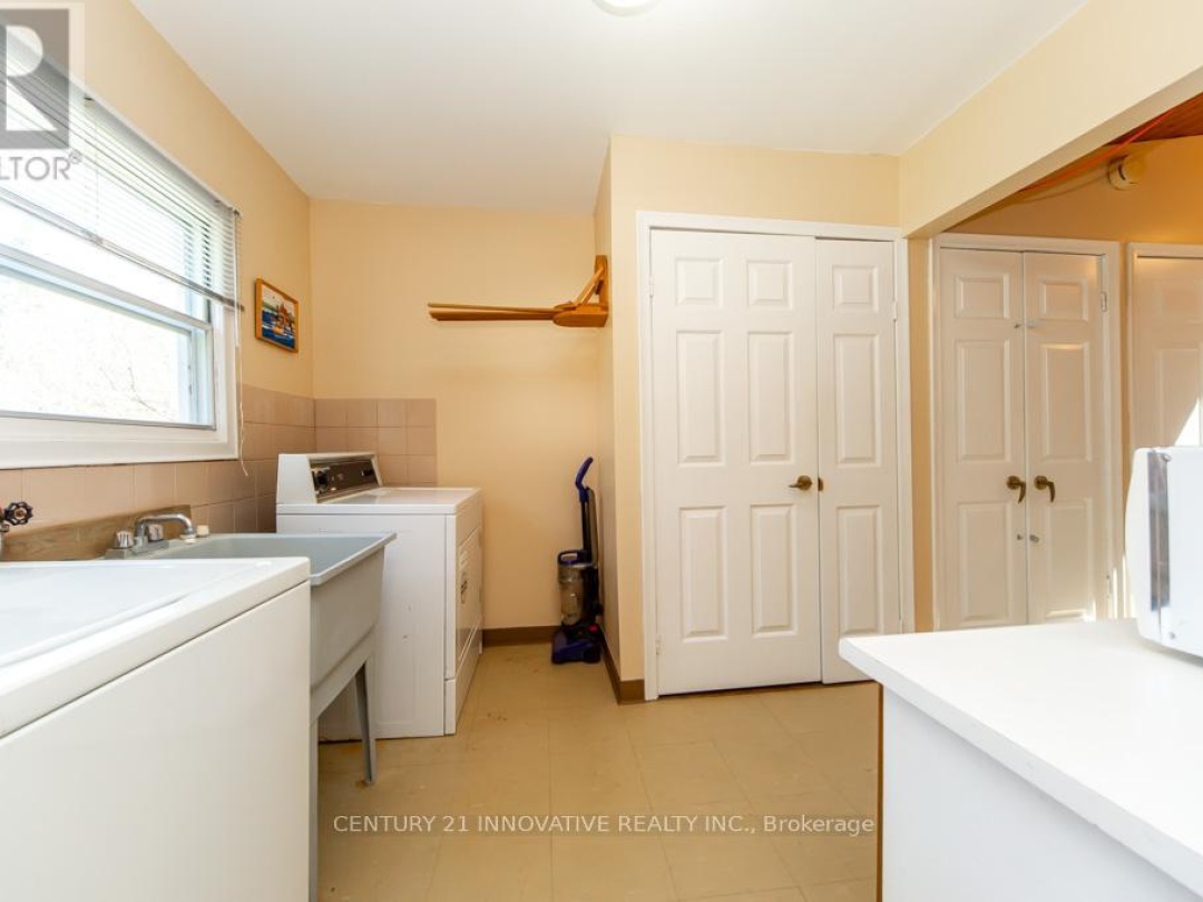 159 MCGUIRE BEACH ROAD, Canal Lake