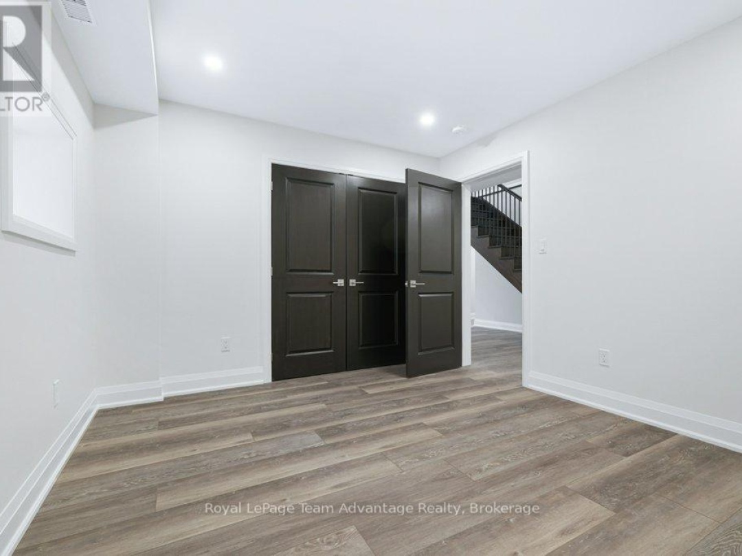 18 AVERY COURT, Parry Sound