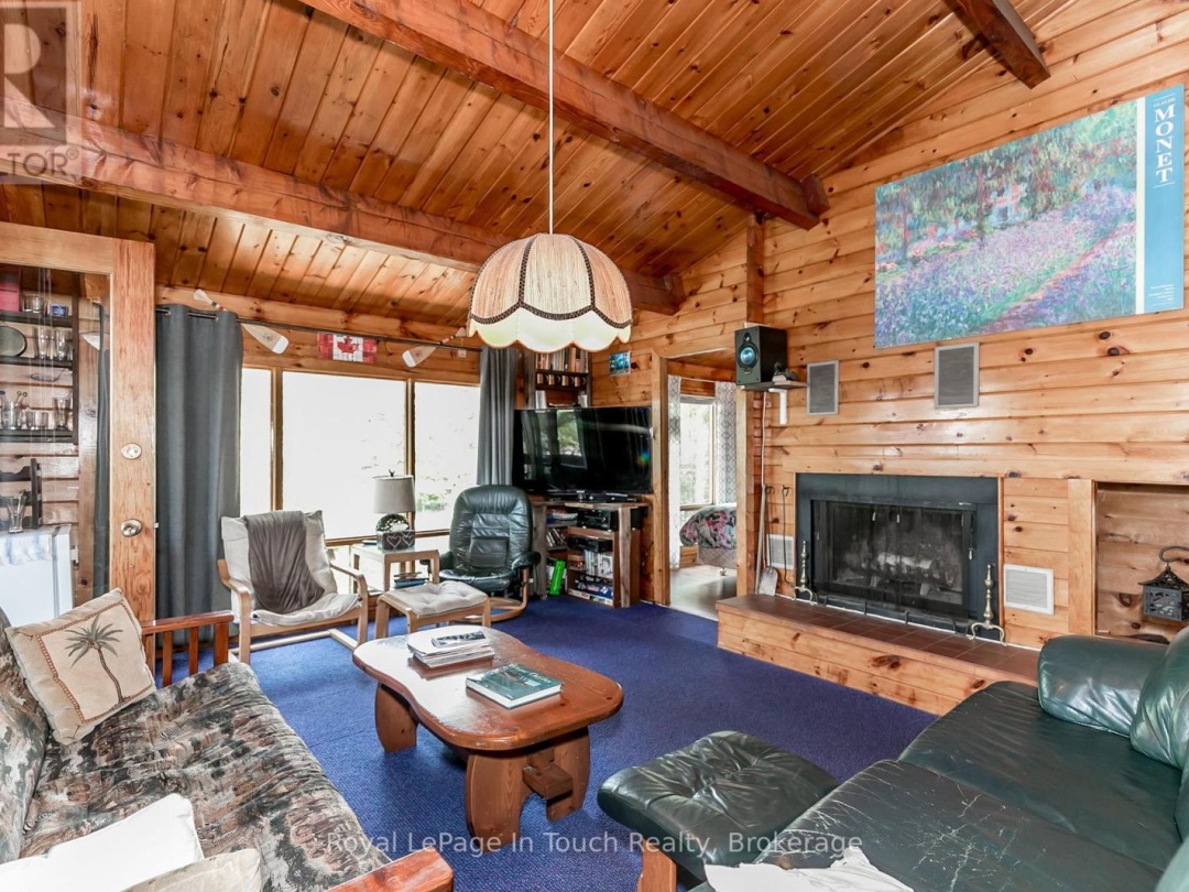 B207-7 WAHSOUNE ISLAND, Georgian Bay