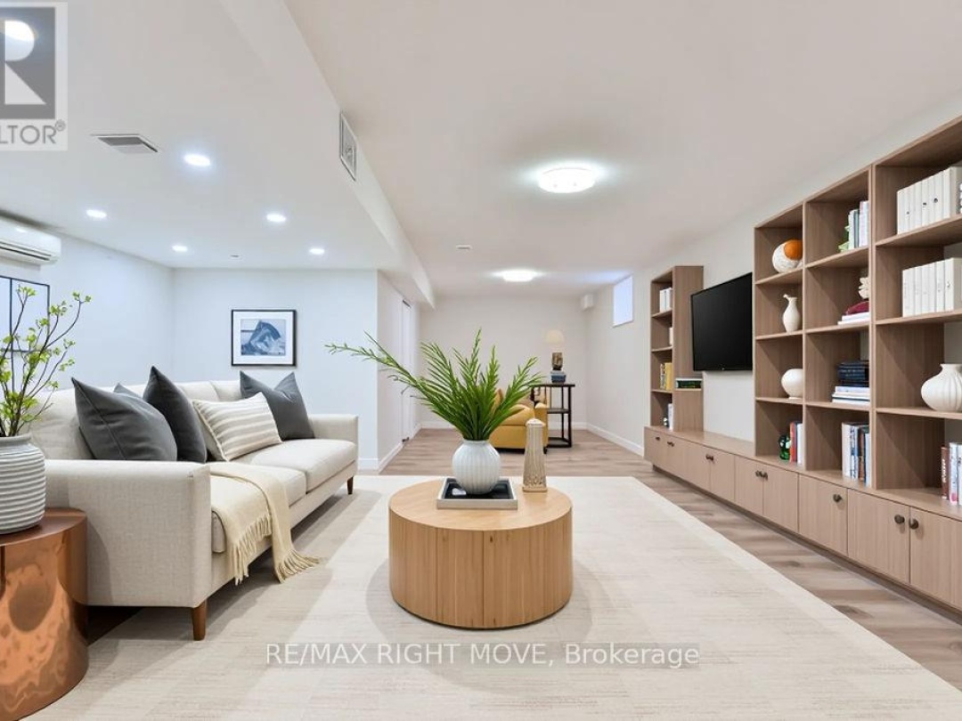 3721 QUAYSIDE DRIVE, Severn (West Shore)