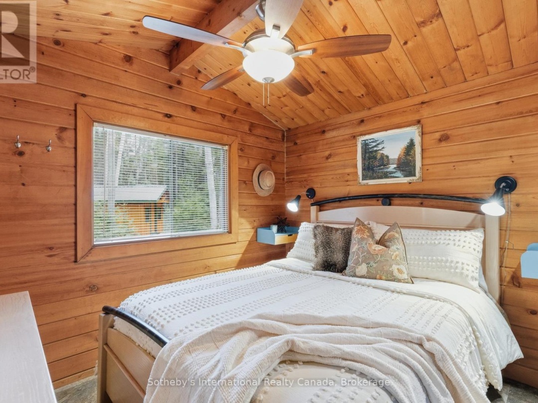 1041 CROCKFORD LANE S, Muskoka River