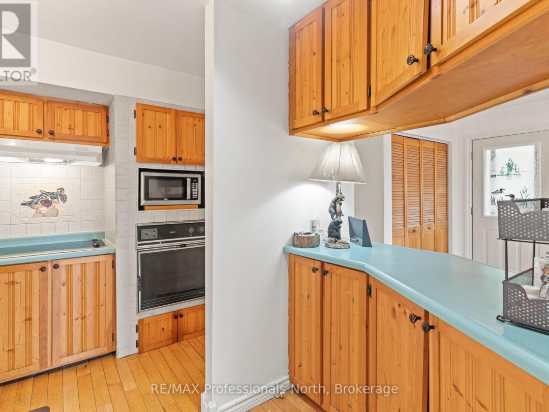 6213 KENNISIS LAKE ROAD, Kennisis Lake