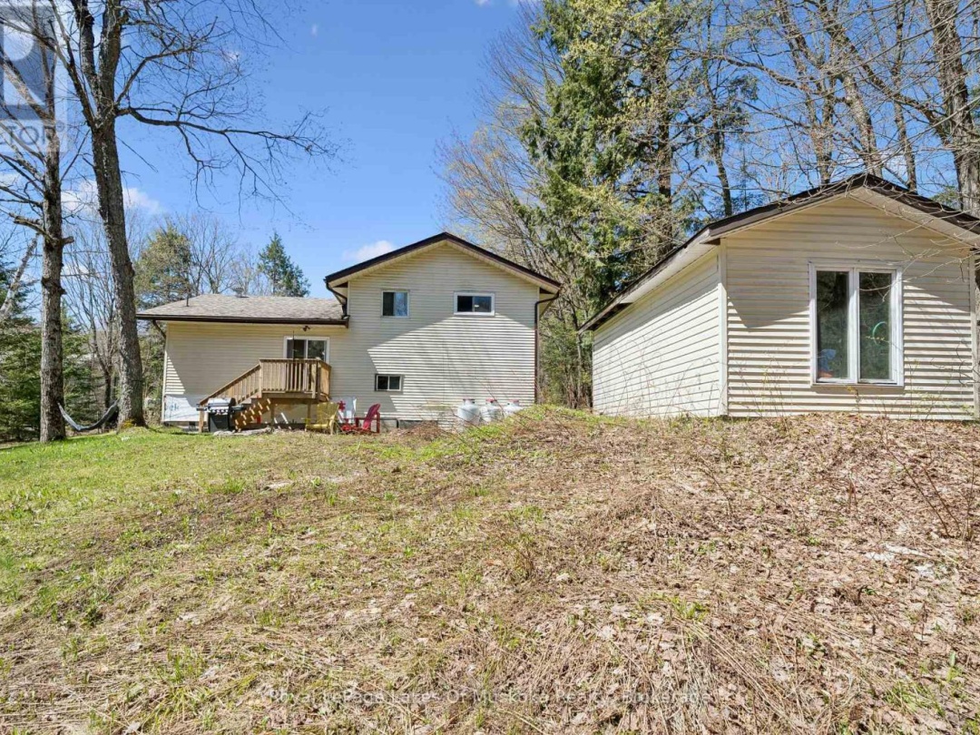 1052 OLD FALKENBURG ROAD, Bracebridge (Macaulay)