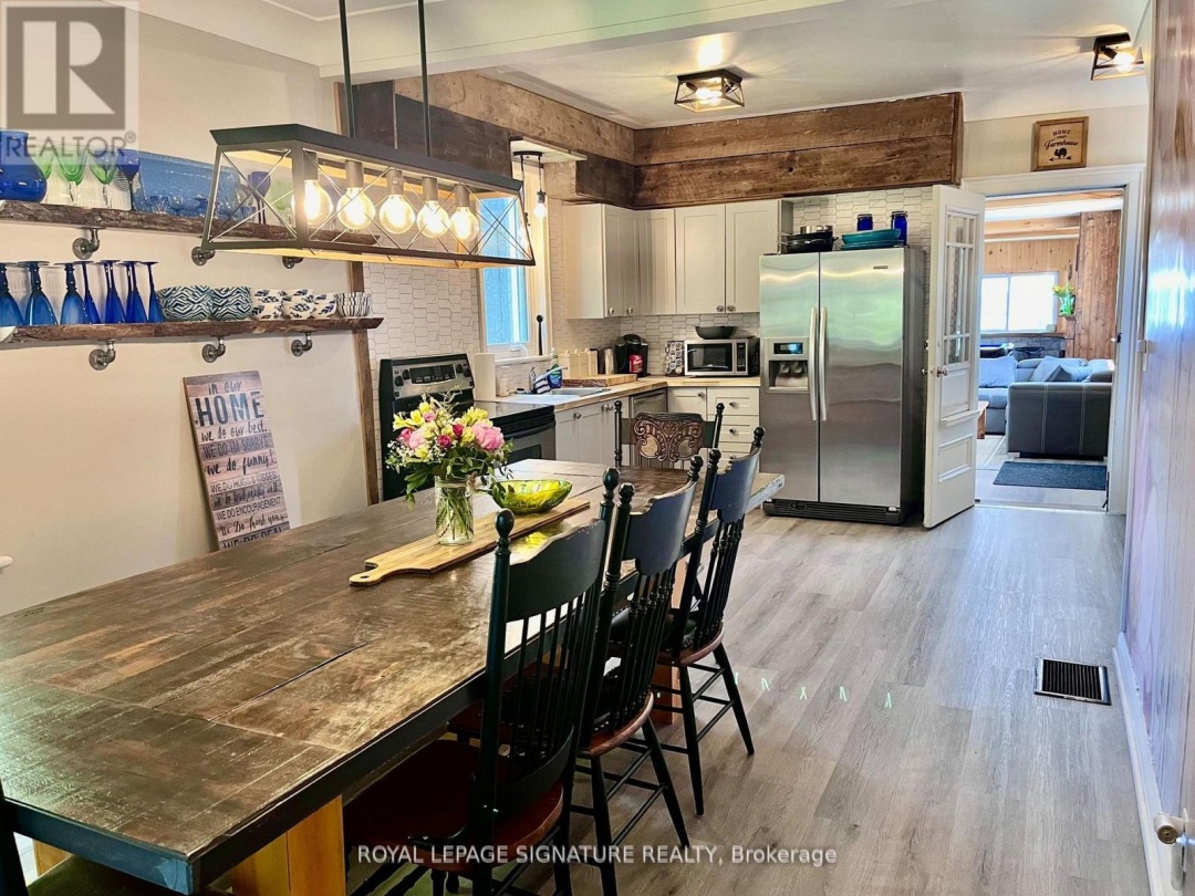 31 BLUE BAY LANE, Cameron Lake