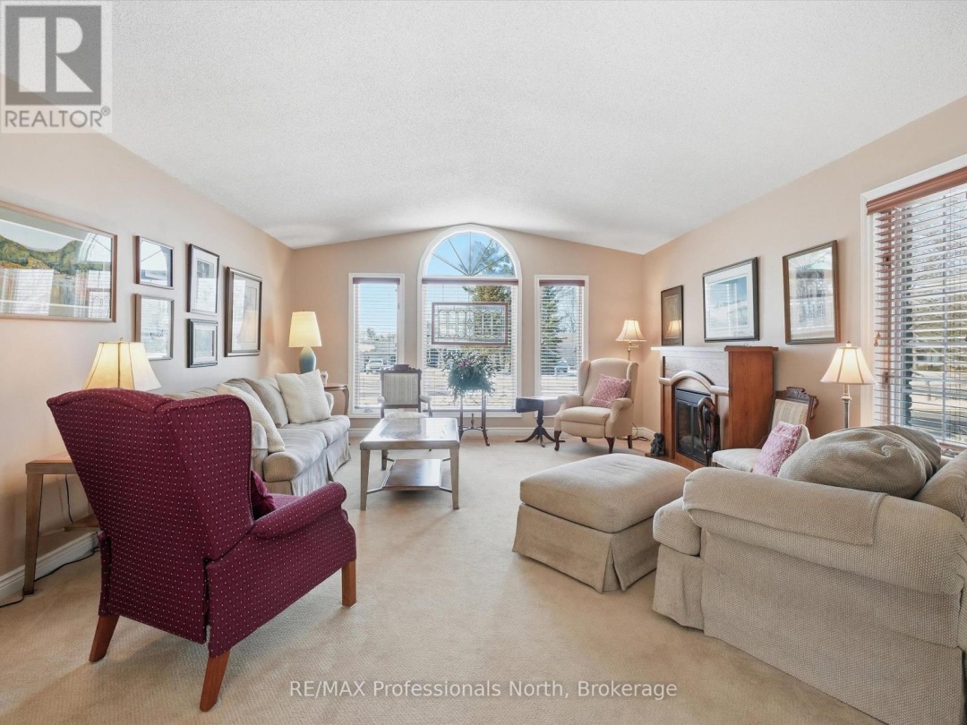 31 THE GRANITE BLUFF, Bracebridge (Macaulay)