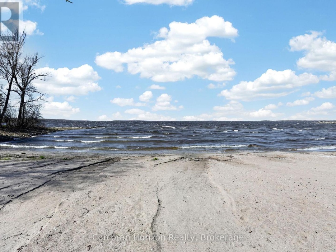 26 WATERSIDE DRIVE, Georgian Bay