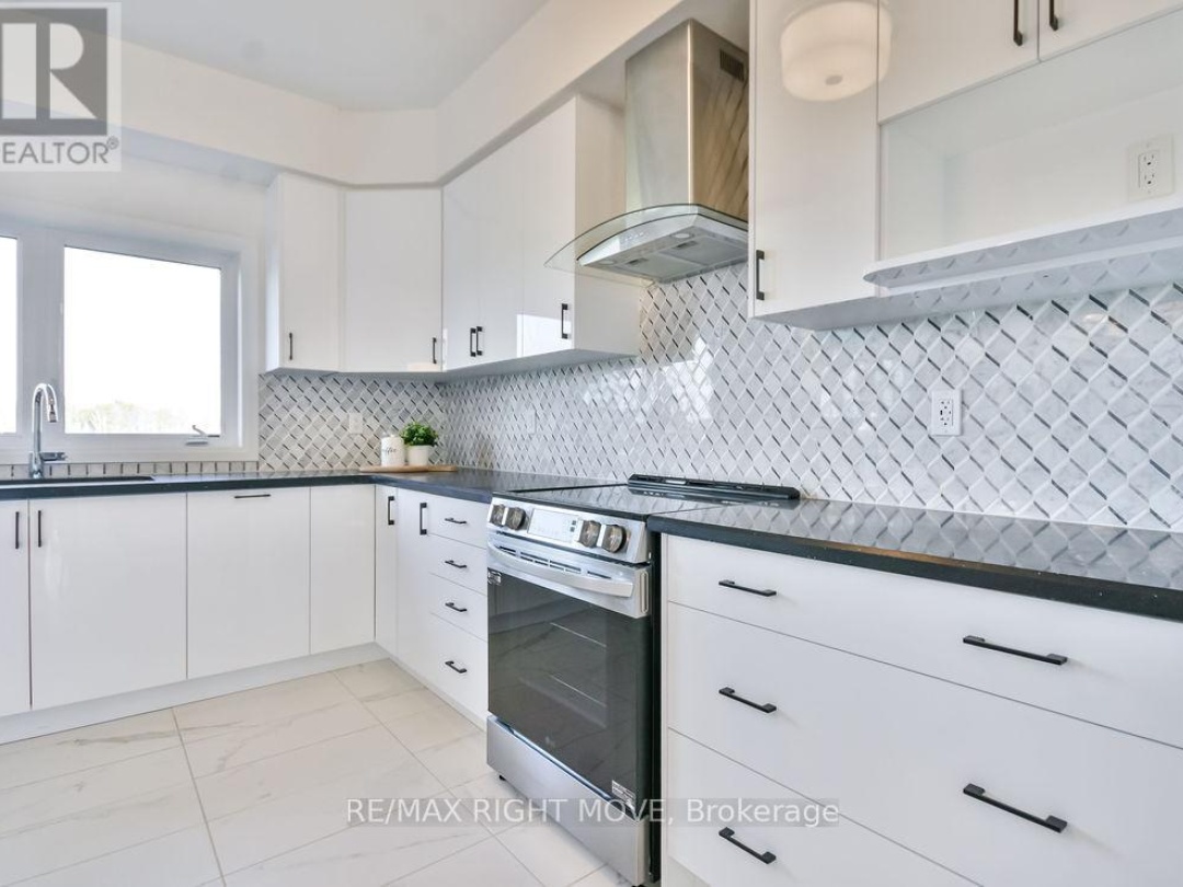3721 QUAYSIDE DRIVE, Severn (West Shore)