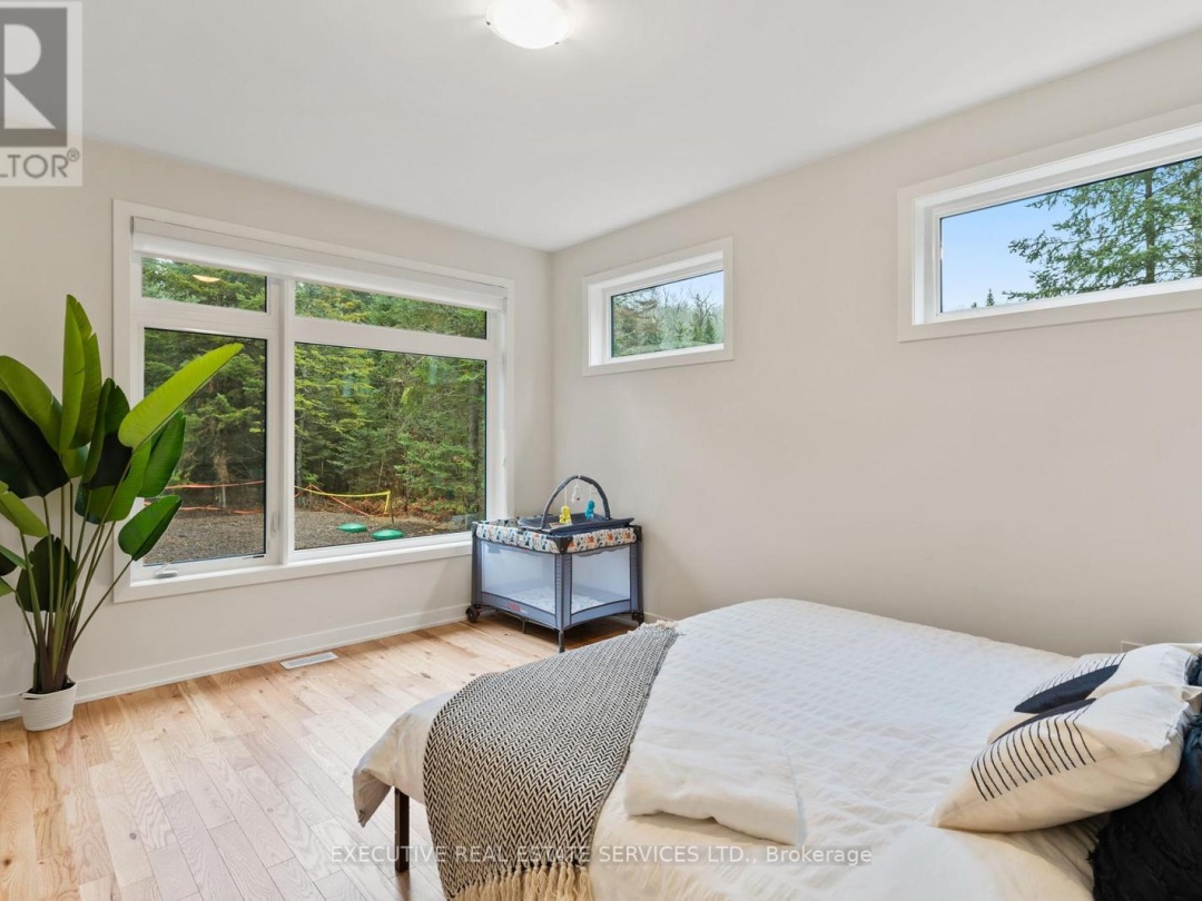 1049 GREENSVIEW DRIVE, Lake of Bays (Franklin)