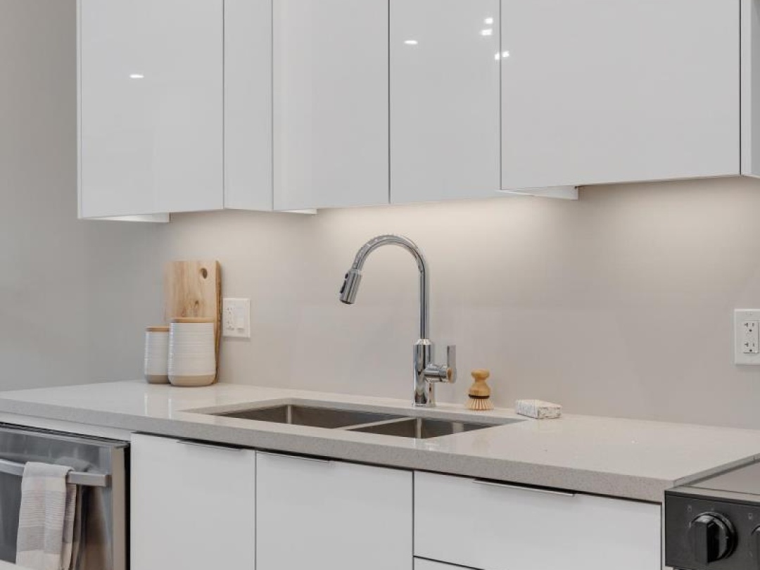 105 - 32 BRUNEL ROAD, 