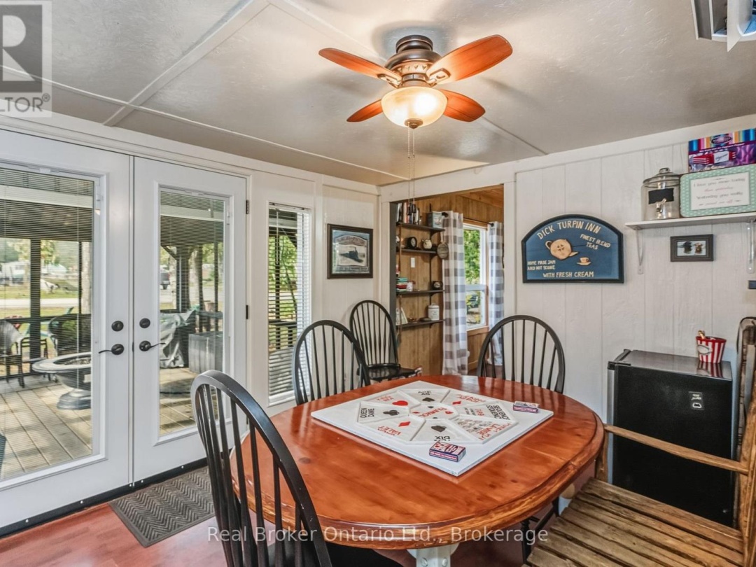 33 GLOUCESTER GROVE, Georgian Bay