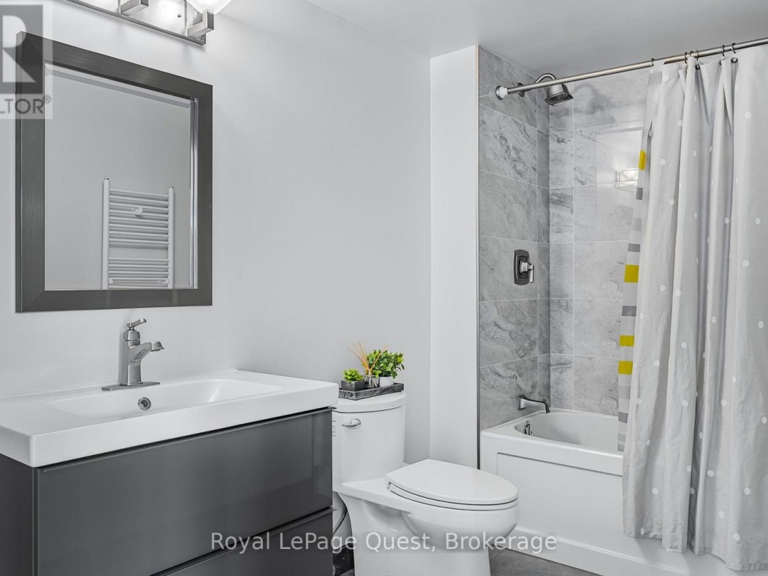 214 MISSISSAGA STREET W, 
