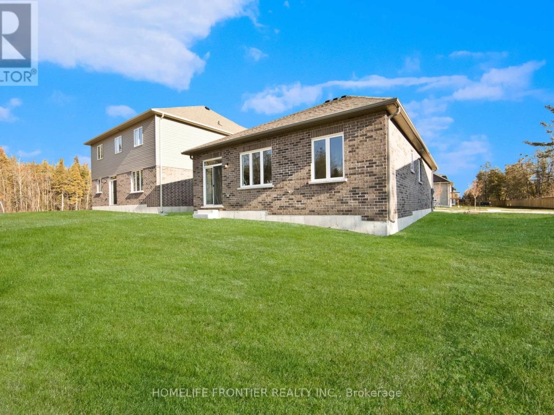 11 SPRUCESIDE DRIVE, Kawartha Lakes (Bobcaygeon)