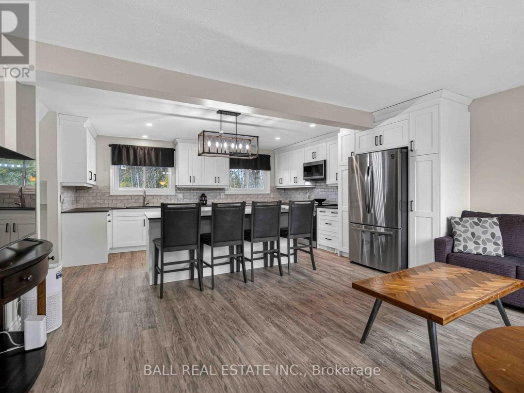 166 VICTORIA DRIVE, Sturgeon Lake