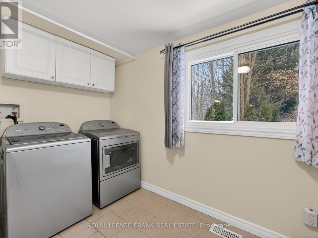 3576 JOHN STREET, Lake Simcoe