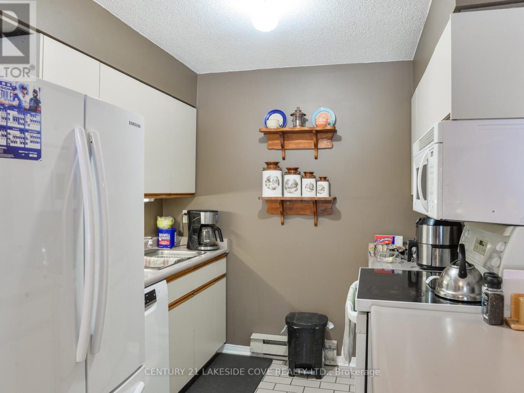 15 - 71 LAGUNA PARKWAY, Lake Simcoe