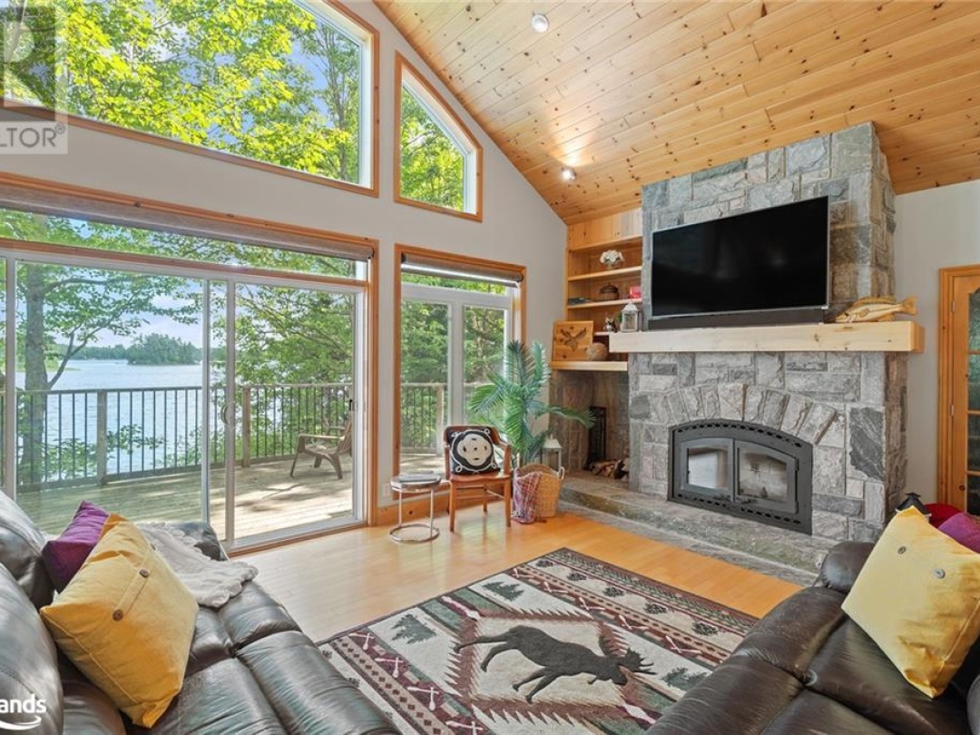 1068 Tom Parris Trail, Oxtongue Lake