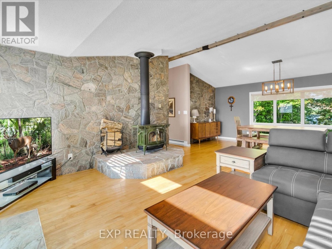 91 TOLPTS ROAD, Blackstone Lake