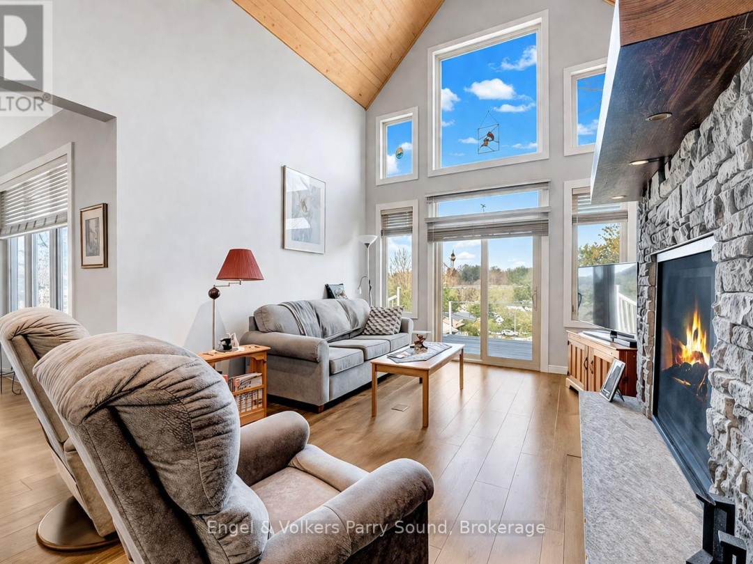29 QUEEN STREET, Parry Sound
