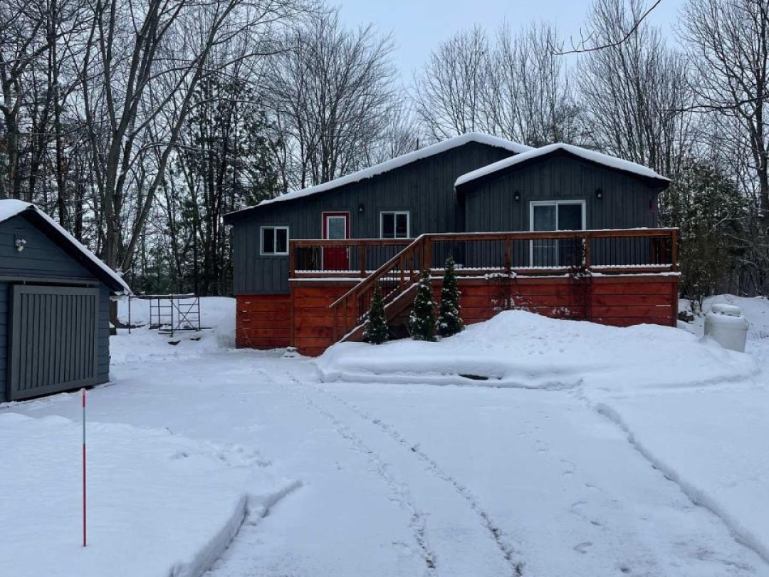 7672 DONER DRIVE, Green River