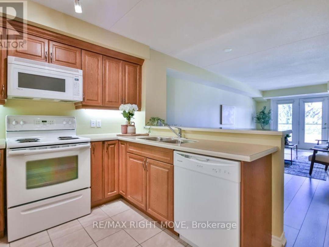 313 - 486 LACLIE STREET, 