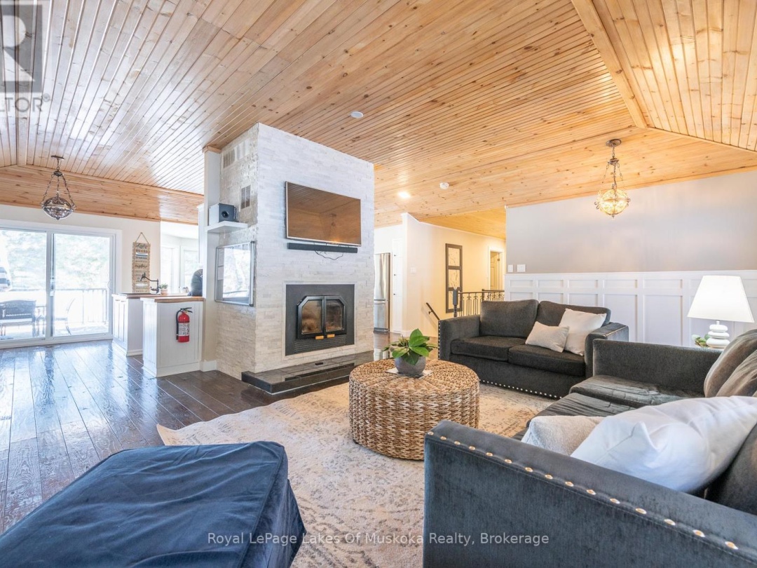 1420 Limberlost Road, Pell Lake